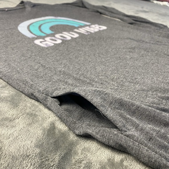 Good Vibes Shirt Womens S‎ Heather Gray Long Sleeve French Terry Pocket Tshirt - Picture 3 of 11